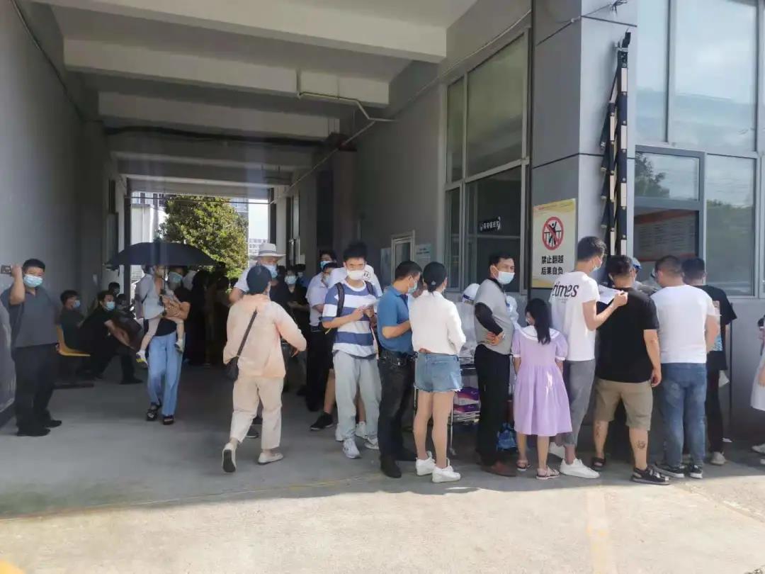 火速集結！南京世紀現代婦產醫院核酸檢測采樣應急醫療隊支援江寧！